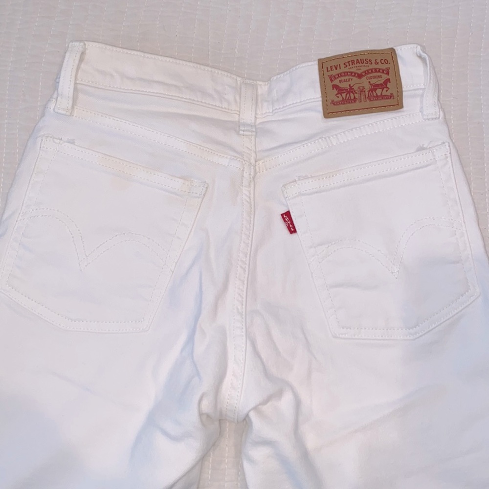 Levi’s Wedgie Straight Cropped Raw Edge || 26W 26L